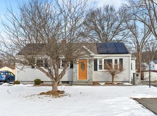 105 Greenfield St, Wethersfield, CT 06109