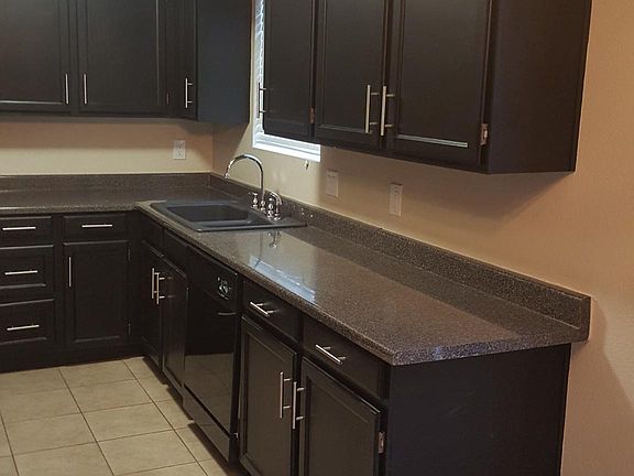 5th image of 3102 E Clarendon Ave Unit 204