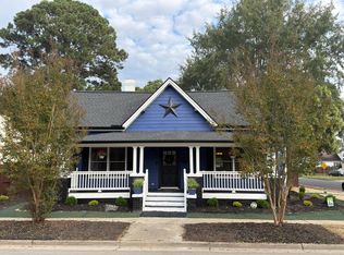 302 N Sumner St, Selma, NC 27576