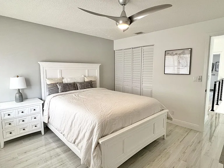 218 Old Meadow Way — Photo 24