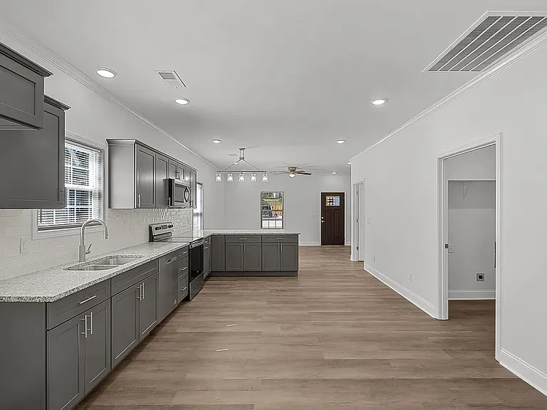 122 Hatton St — Photo 5