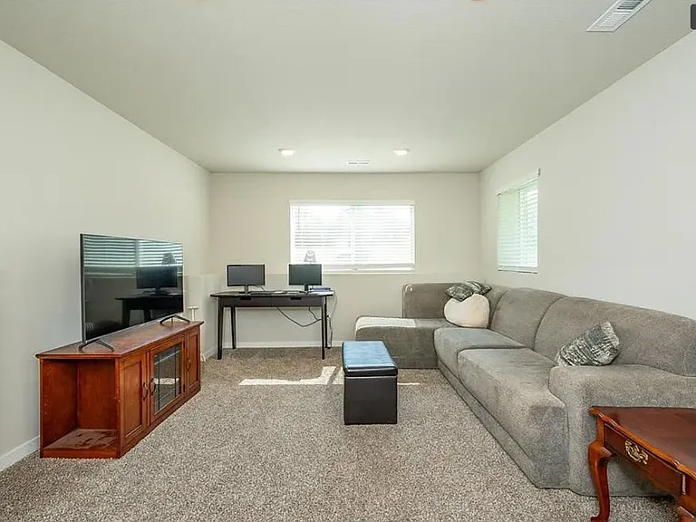 9656 Heightsview Dr — Photo 15