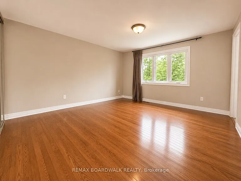 22 Bartley Cres — Photo 27