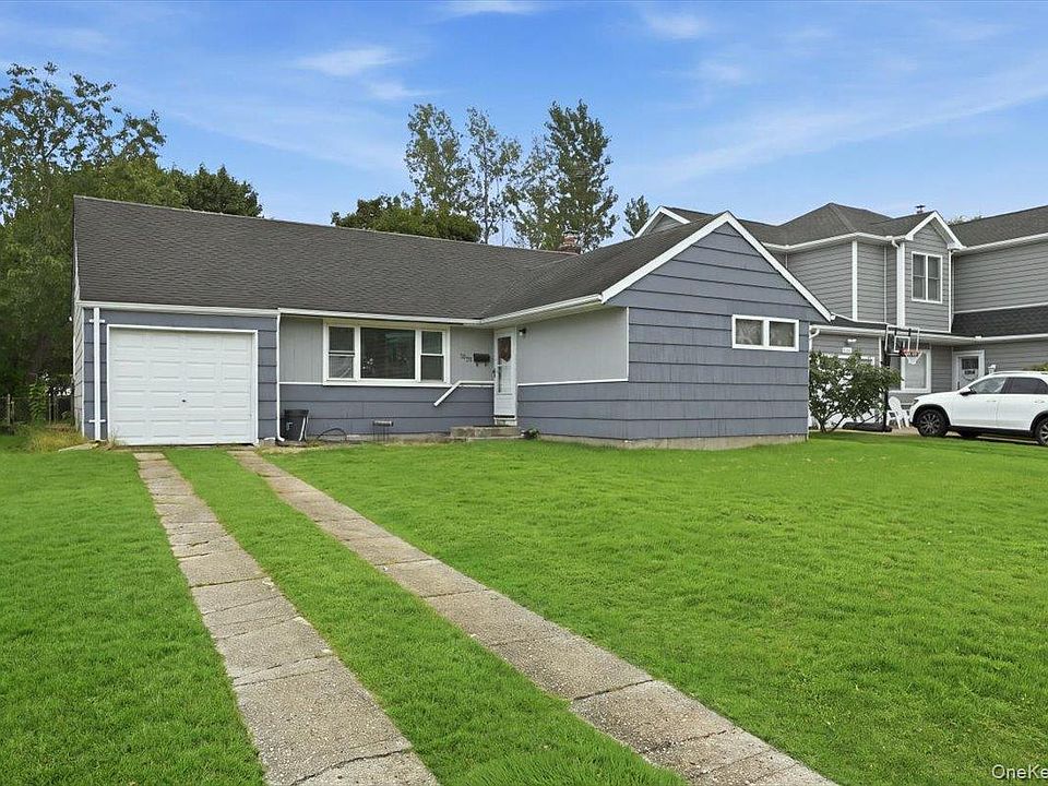 1st image of 1095 Huckleberry Road