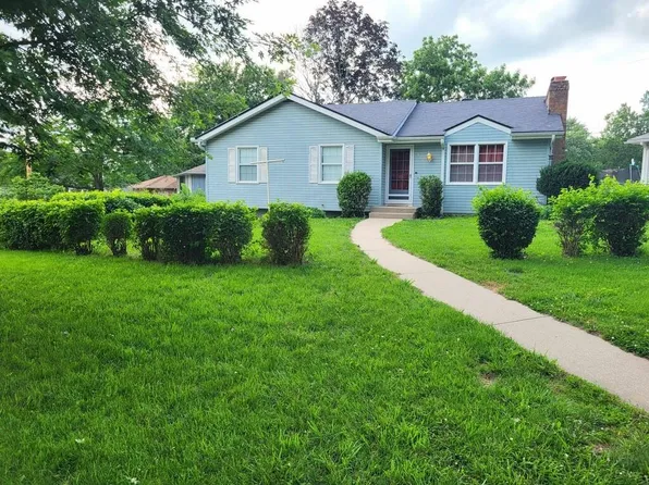 802 N King Ave, Harrisonville, MO 64701