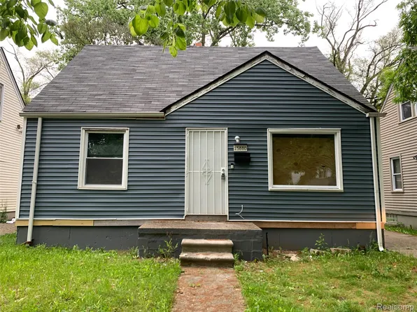 15880 W Parkway St, Detroit, MI 48223