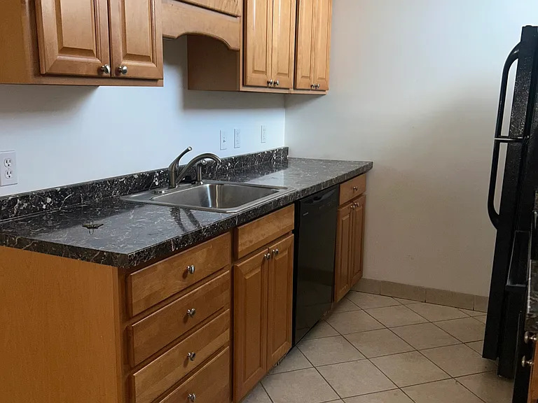 765 Broughton St #3 — Photo 5