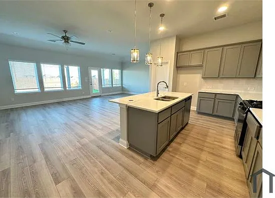 2116 Bloomsbury Ln — Photo 34