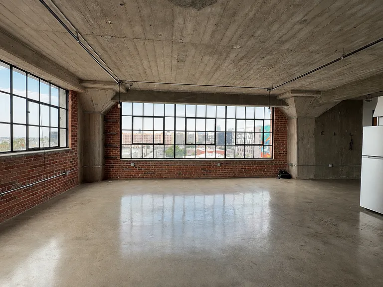 The Walnut Building — Photo 12