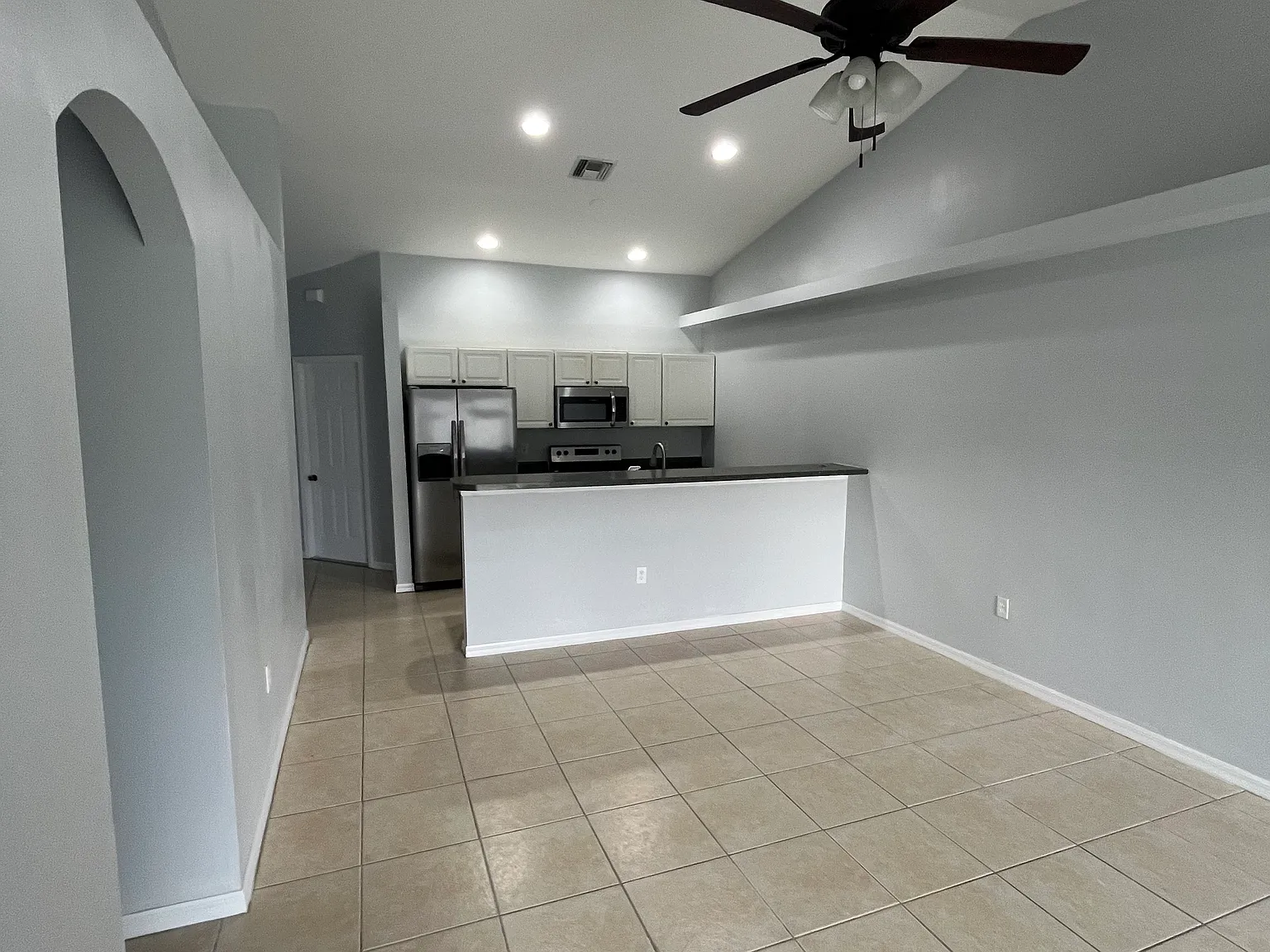 3 bed, 1208 sqft, $2,000 — Photo 3