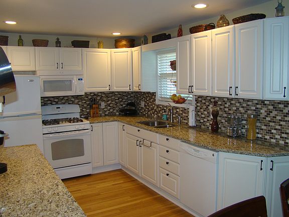 5th image of 568 Hilltop Ave