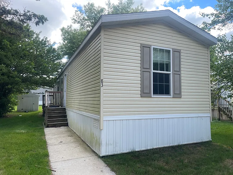 83 E Manor St — Photo 1