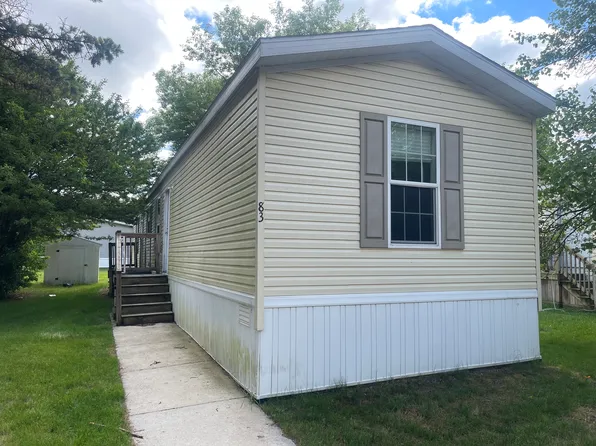 83 E Manor St, Oxford, MI 48371