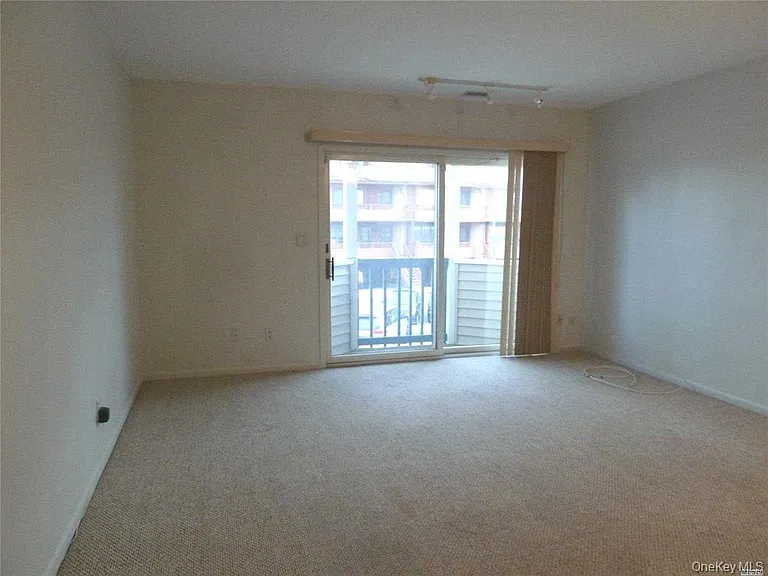 81 Pacific Blvd #3 — Photo 6
