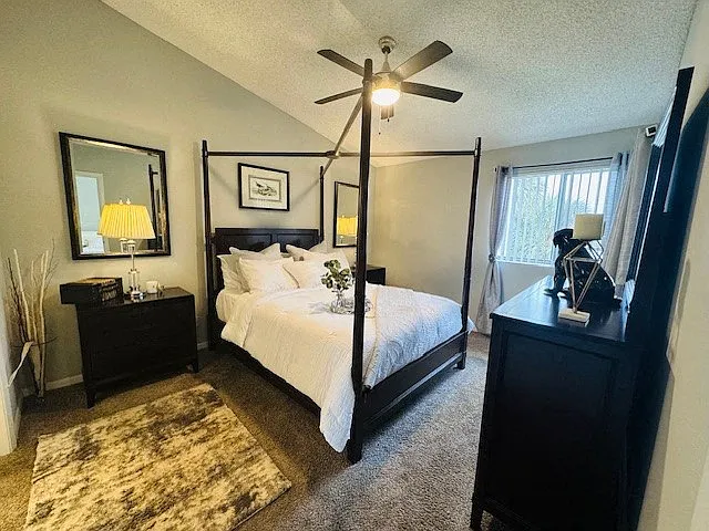 Country Club Lakes Apartments — Photo 11