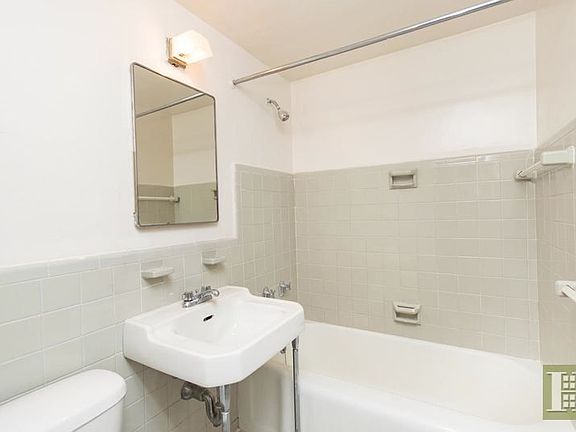 5th image of 4 Fordham Hill Oval APT 12E