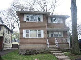 14 English Ave, Elmwood Park, NJ 07407