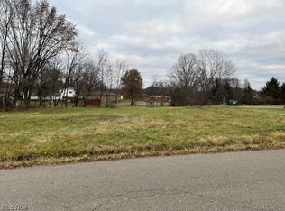 Radcliff Ave NW, Massillon, OH 44646