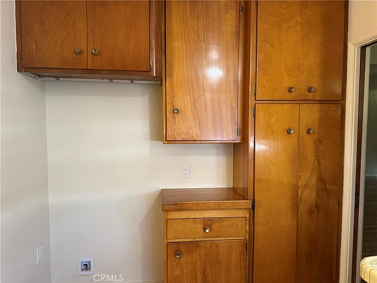 831 W Harvard Pl — Photo 11