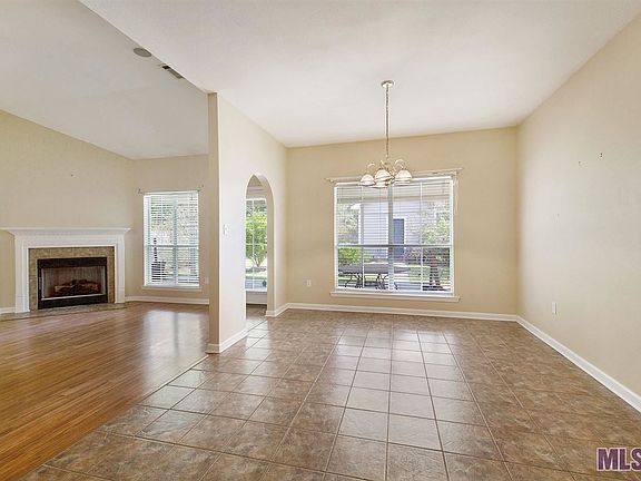 4th image of 23928 Rosemont Ave