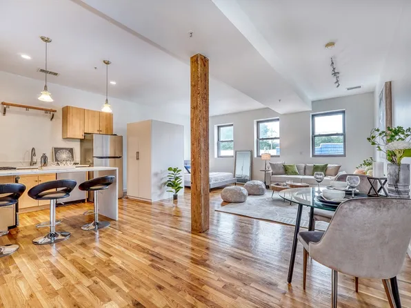 100 Pearl St APT 9, Chelsea, MA 02150