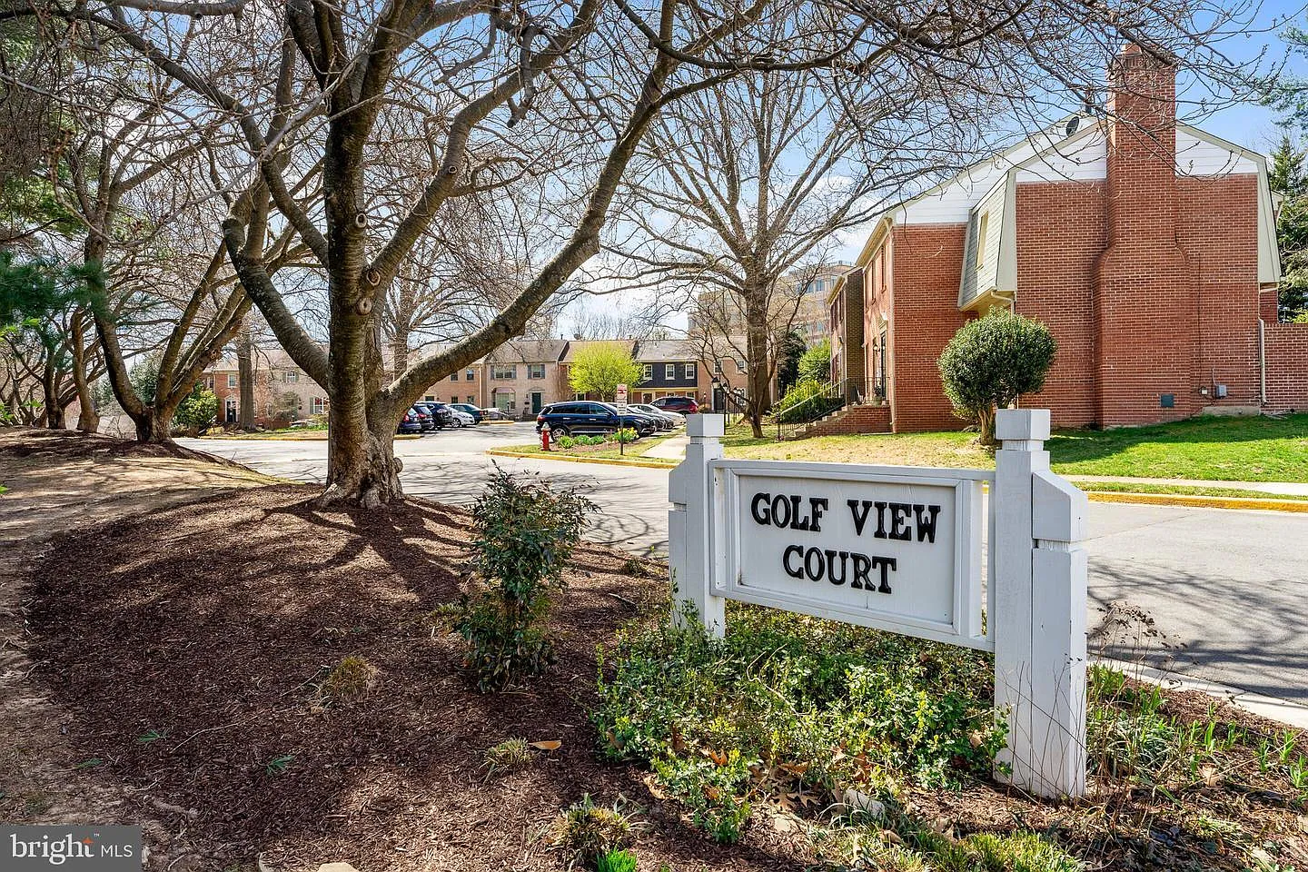 3 bed, 3.0 bath, 1472 sqft, $3,300 — Photo 2