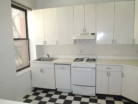 Rented by Keller Williams NYC | media 26