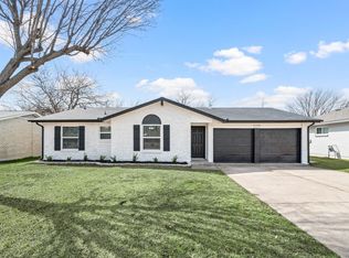 1108 Laurelhill Ct, Arlington, TX 76015