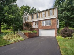 210 Timberlake Dr, Venetia, PA 15367