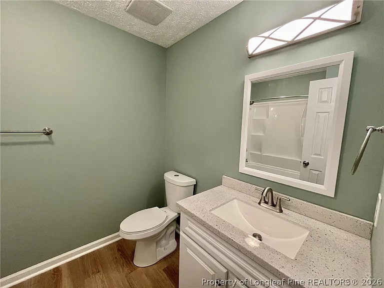 623 Daharan Dr — Photo 17