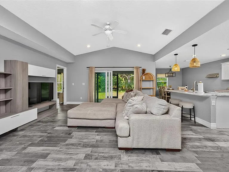 310 Albatross Rd — Photo 11