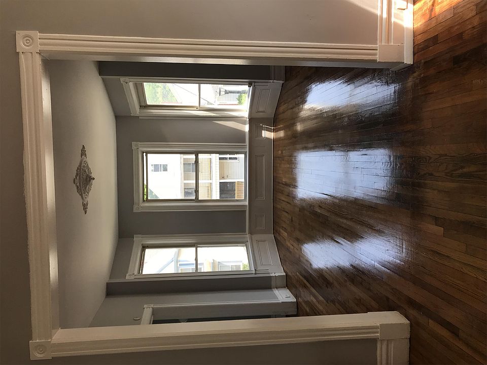 1st image of 127 6th Ave #2