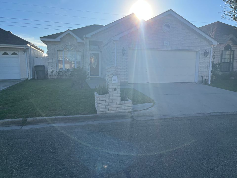 1st image of 1709 Bobcat Ln