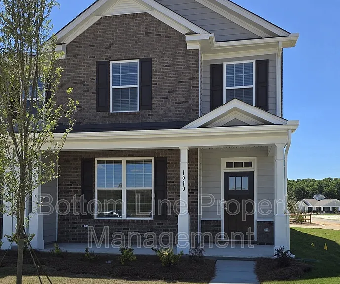 1010 Whistling Pl — Photo 2