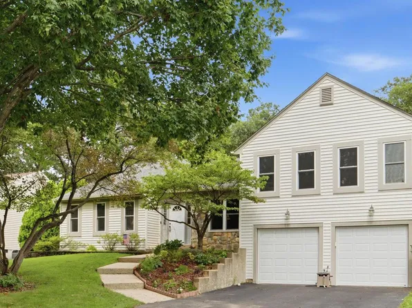 15104 Honsena Dr, Centreville, VA 20120