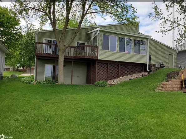 1002 S 15th St, Clear Lake, IA 50428