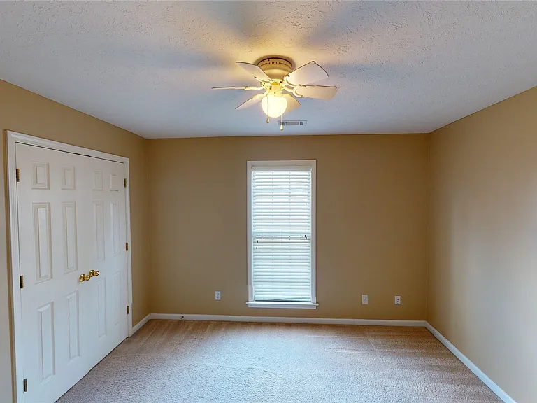 615 Castlebrook Dr — Photo 27
