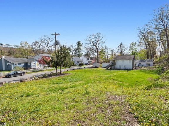 4th image of 19 Dunham Rd