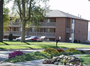 421 W Saunders Ave, Lincoln, NE 68521