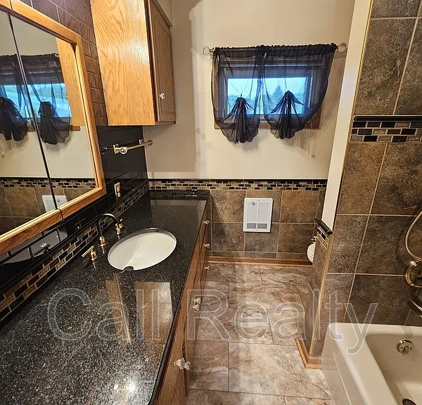 10401 E Valleyway Ave — Photo 8
