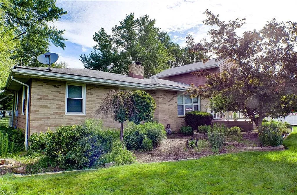761 Leeman Dr photo 1