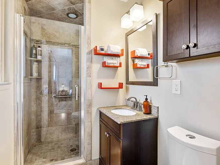 2140 Adrienne Dr — Photo 24