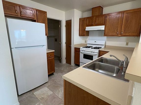2nd image of 1192 Dakota Dr