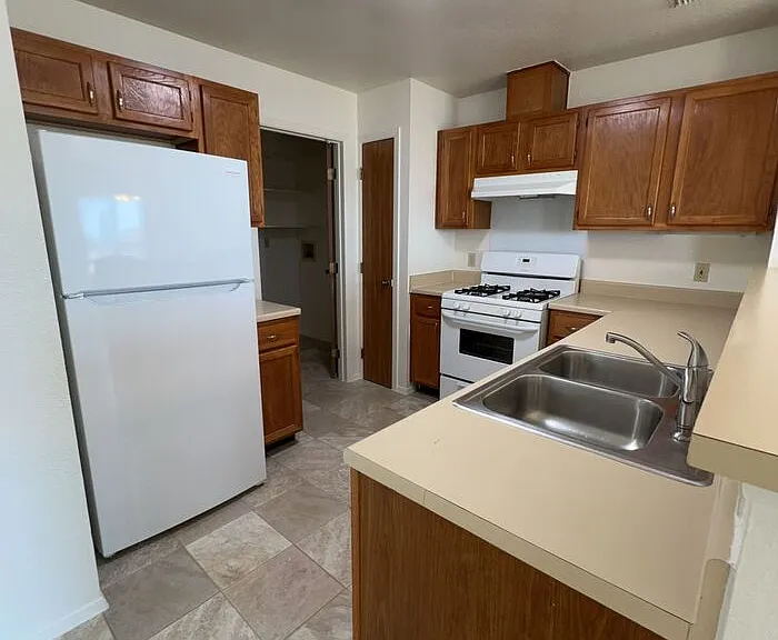 1192 Dakota Dr — Photo 2