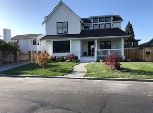 7511 Lakemont Dr NE, Seattle, WA 98115