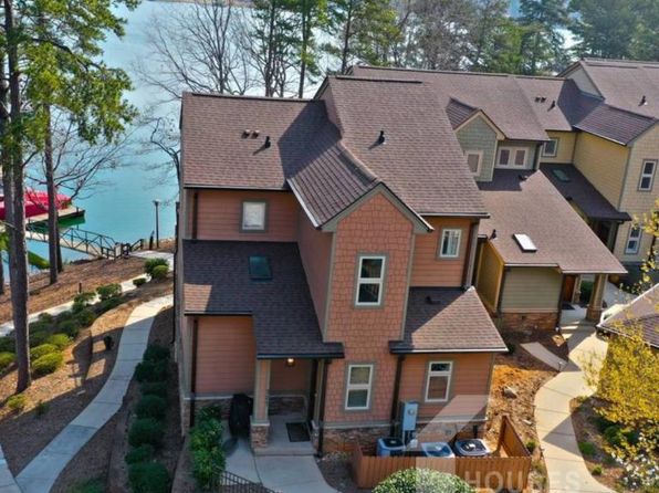 323 Blue Water Way