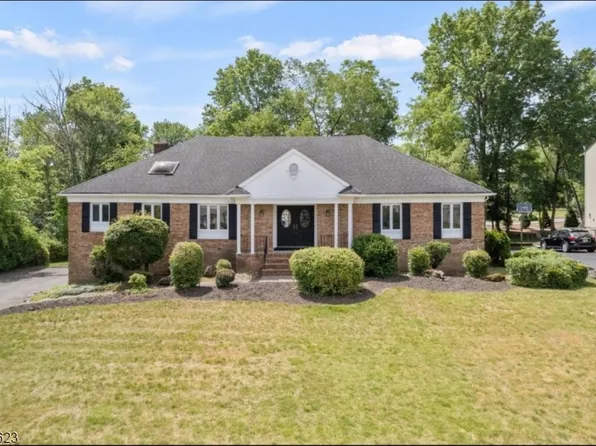 3 Kristi Dr, East Hanover Twp., NJ 07936