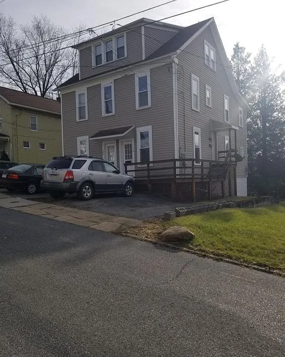 140 Rambo St #2