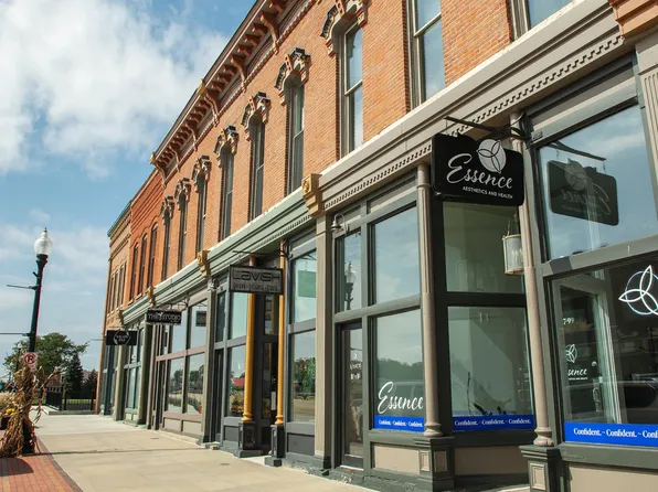 95 E Bremer Ave #2A, Waverly, IA 50677