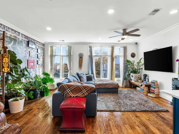 193 Halladay Street image 3 of 49